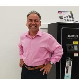 Meet your Posher, Gino